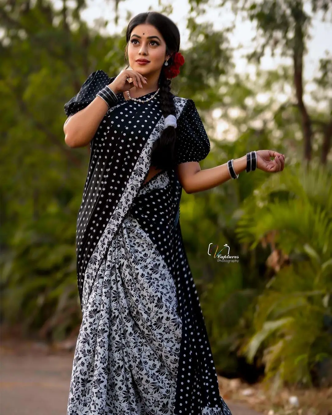 Shamna Kasim Mesmerizing Looks In Beautiful Black Half Saree Blouse